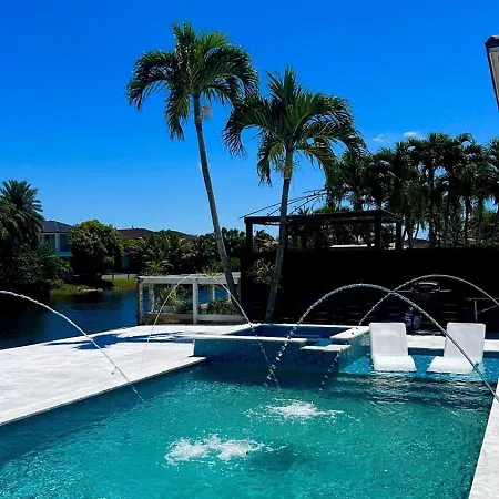 Lovers Cove Tamiami Exterior photo