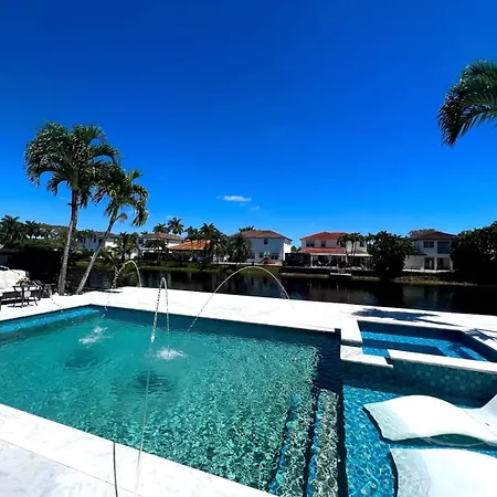 Lovers Cove Tamiami Exterior photo